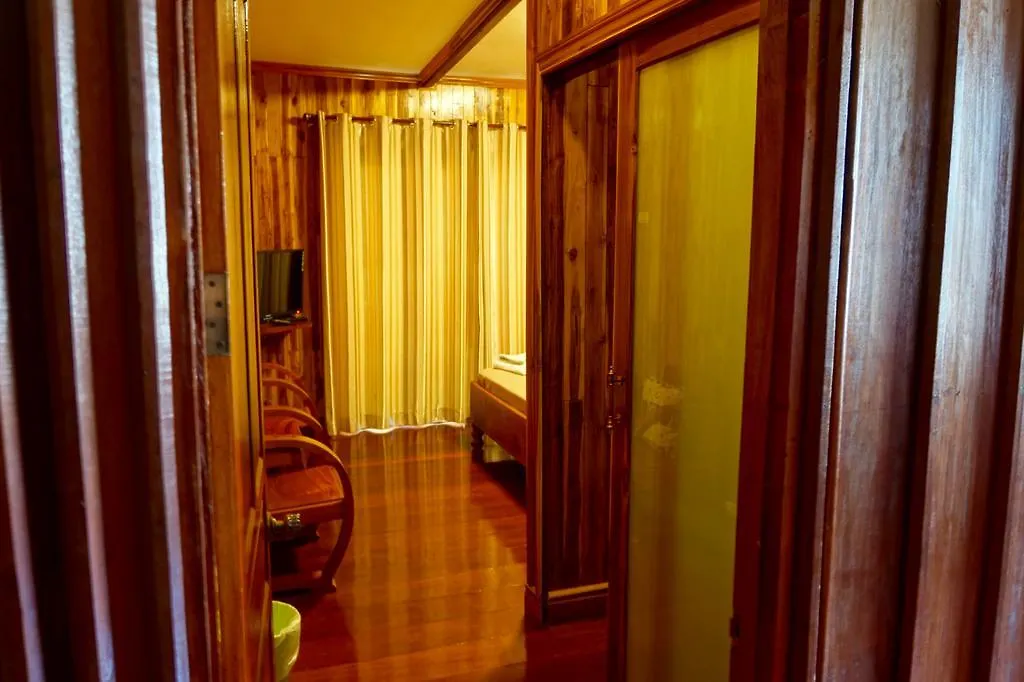 Rimvang Guesthouse Luang Prabang 2*,  Laos